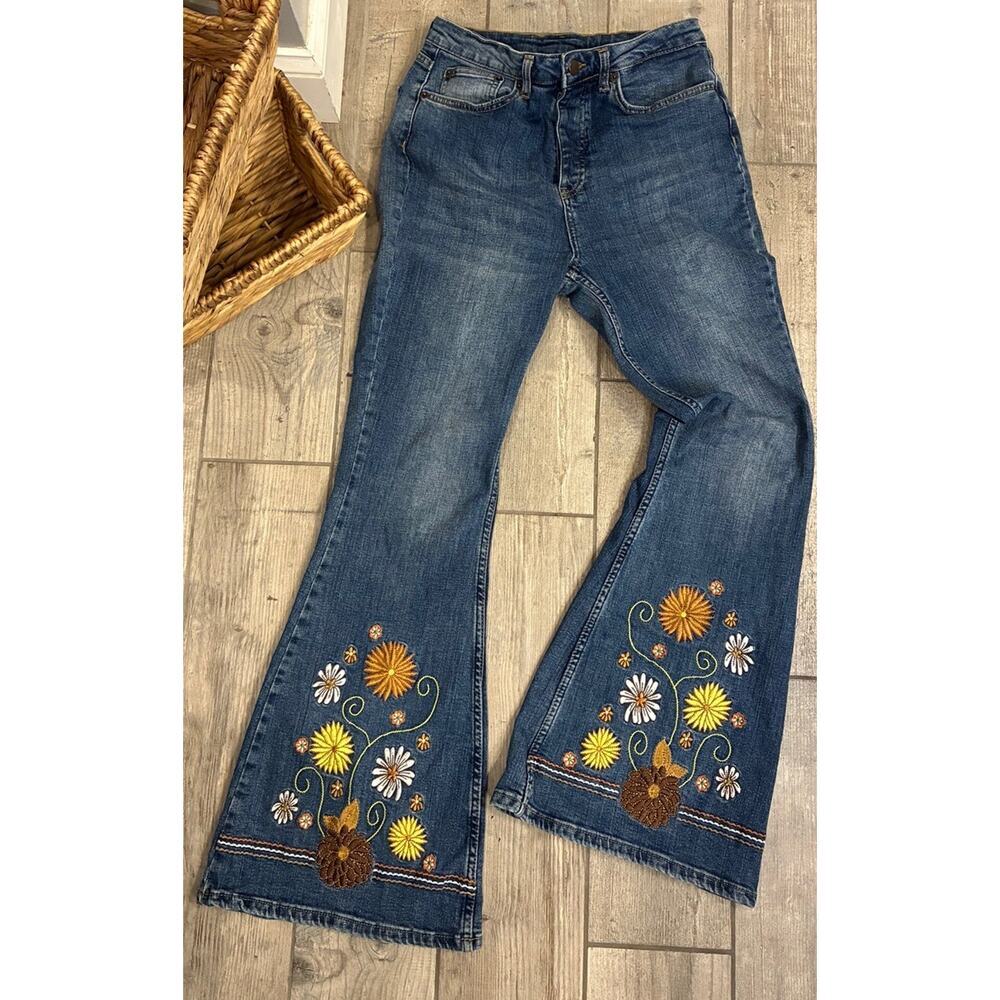 The Hippie Shake Heroes 70s Embroidered Flare Jeans size 6 Vintage Style Boho